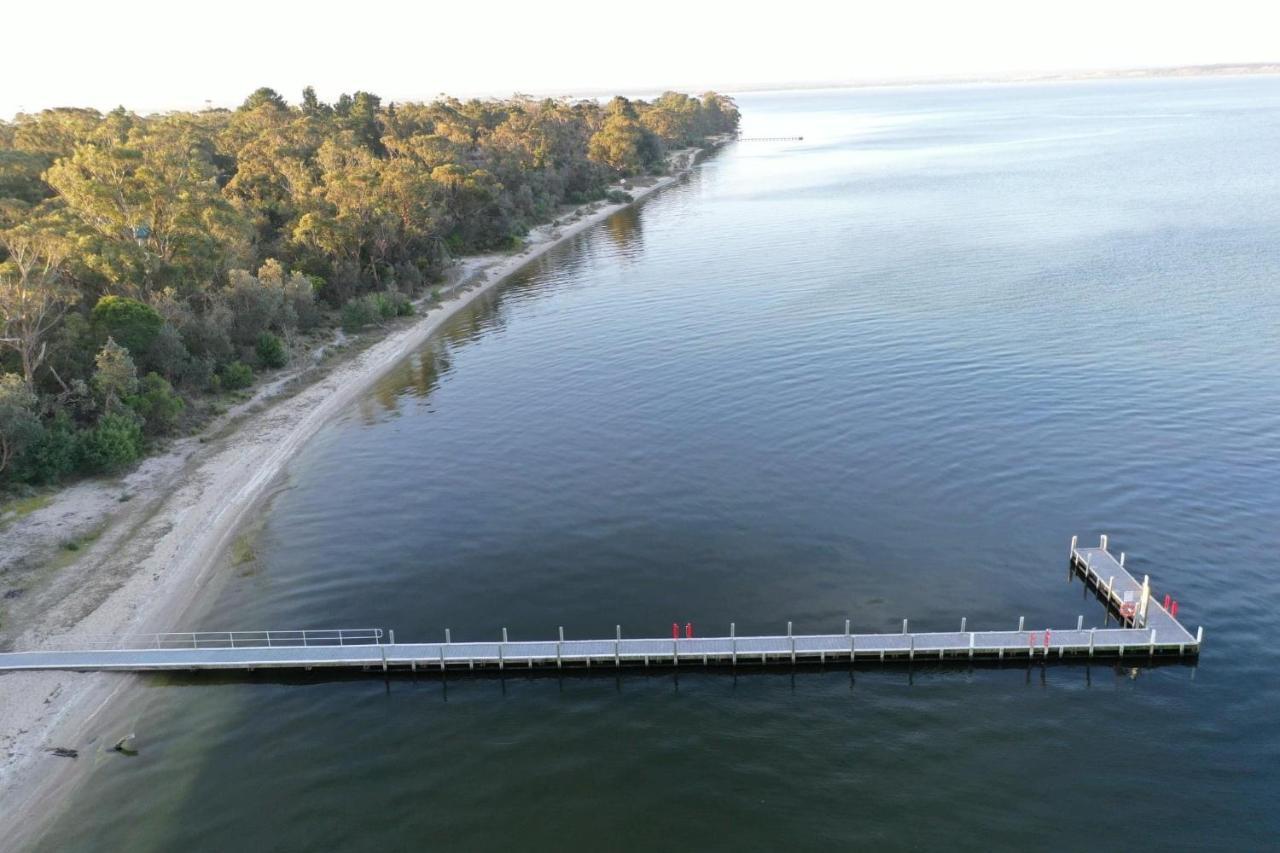 Swan Cove Beachfront Raymond Island Exterior foto
